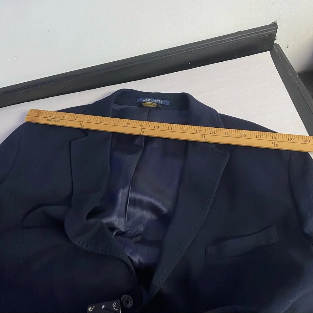 Massimo Dutti Men's Navy Blazer Size 48